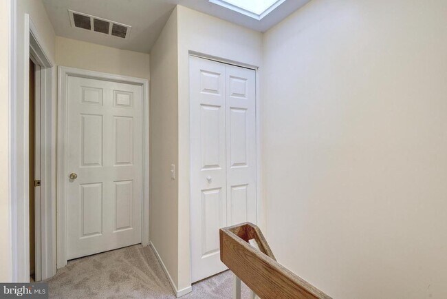 Building Photo - 1502 Farsta Ct