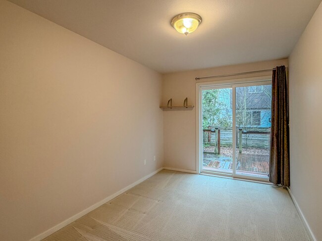Building Photo - Contemporary 3bd/2.5bth Magnolia Townhome, $4,250/mo.
