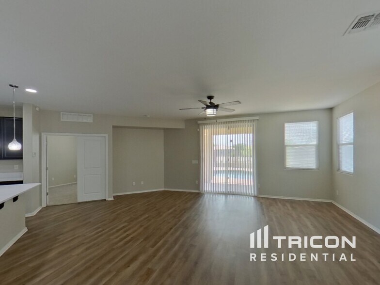 Building Photo - 40859 W Portis Dr