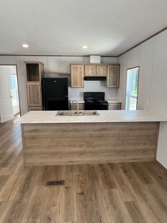 Building Photo - New! Move In Ready & Close to Downtown Aynor!