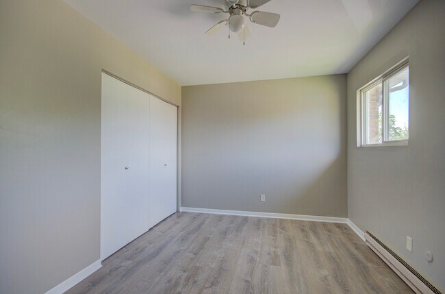 Building Photo - 24023 W Hazelcrest Dr