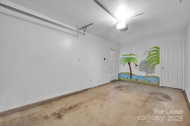 Building Photo - 8041 Christmas Ct