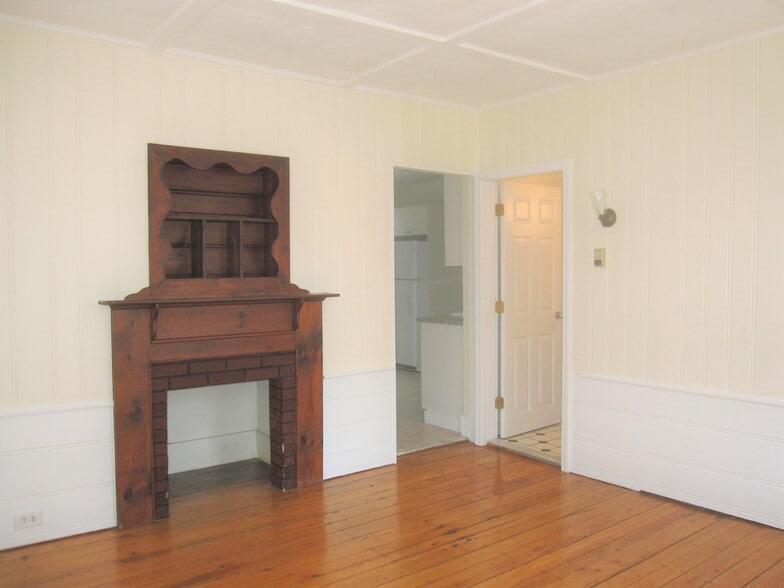 Building Photo - 316 Conant Rd