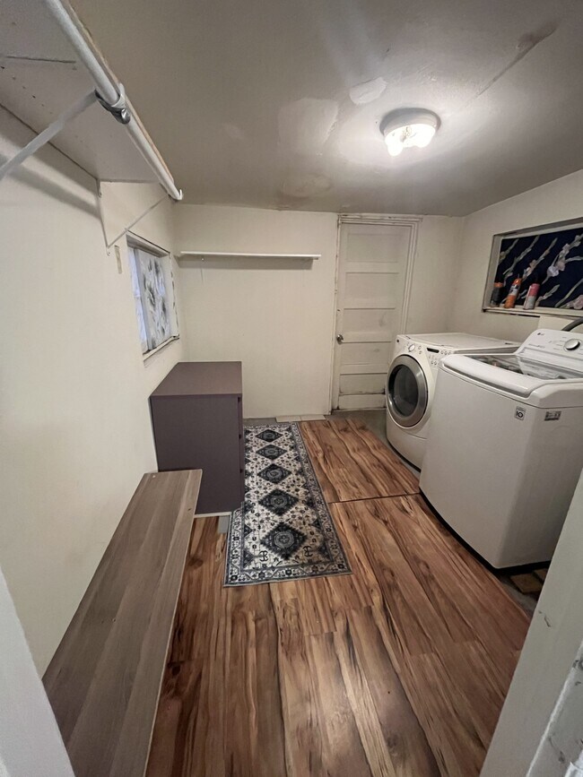 Building Photo - 9339 31st Pl SW