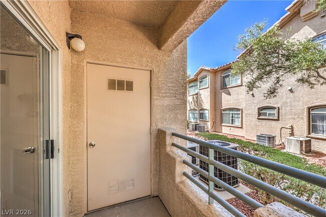 Building Photo - 5415 W Harmon Ave