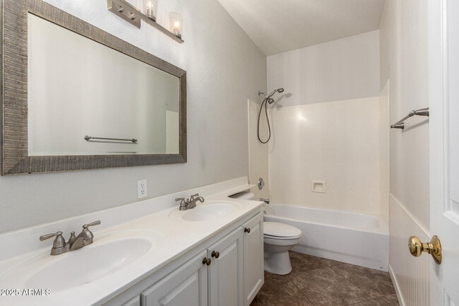 Building Photo - 7039 S Golfside Ln