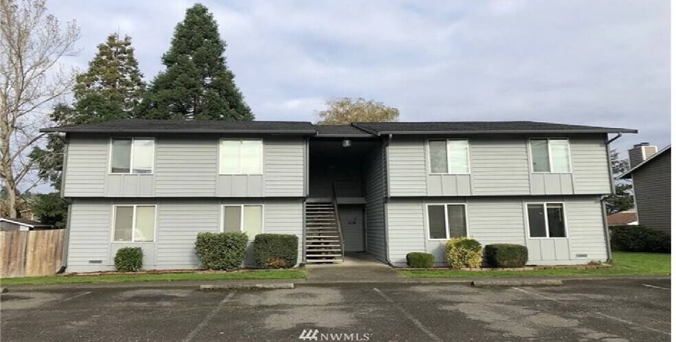 BUILDING - 214 Portland Ct SW