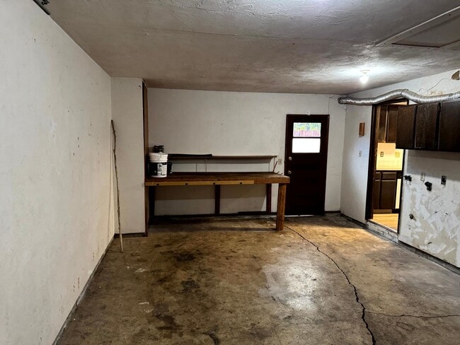 Building Photo - 2 Bedroom Duplex in Southwest Eugene