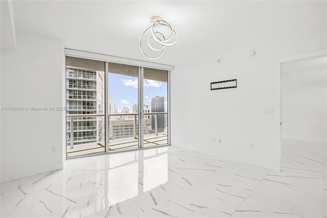 Building Photo - 475 Brickell Ave