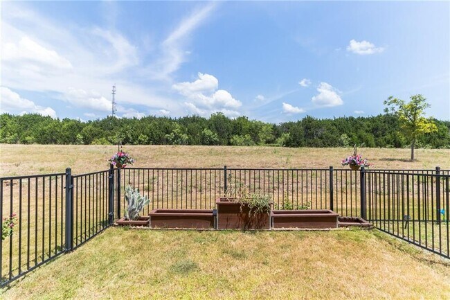 Building Photo - 9201 Brodie Ln