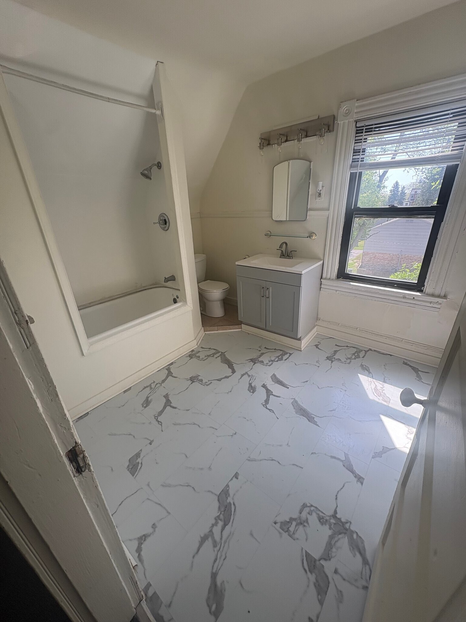 Building Photo - 5117 Gwynn Oak Ave