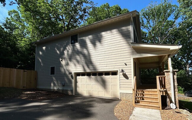 Building Photo - East AVL - 2022 Craftsman Custom Build