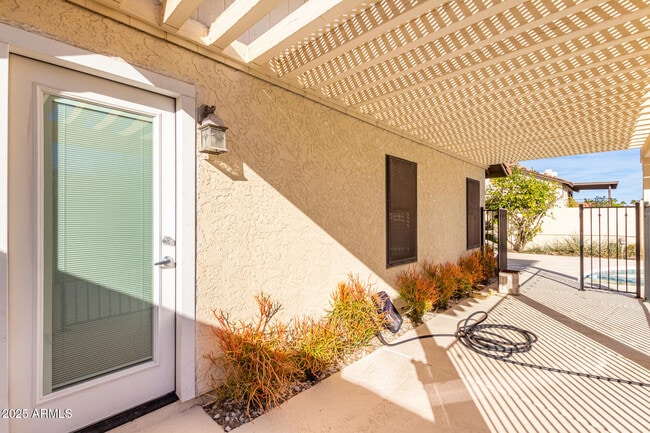 Building Photo - 417 E Marny Rd
