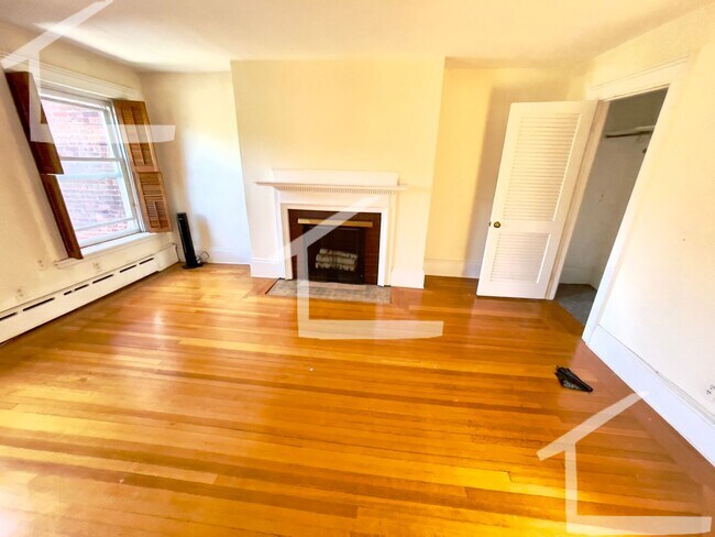 Building Photo - 1716 Beacon St