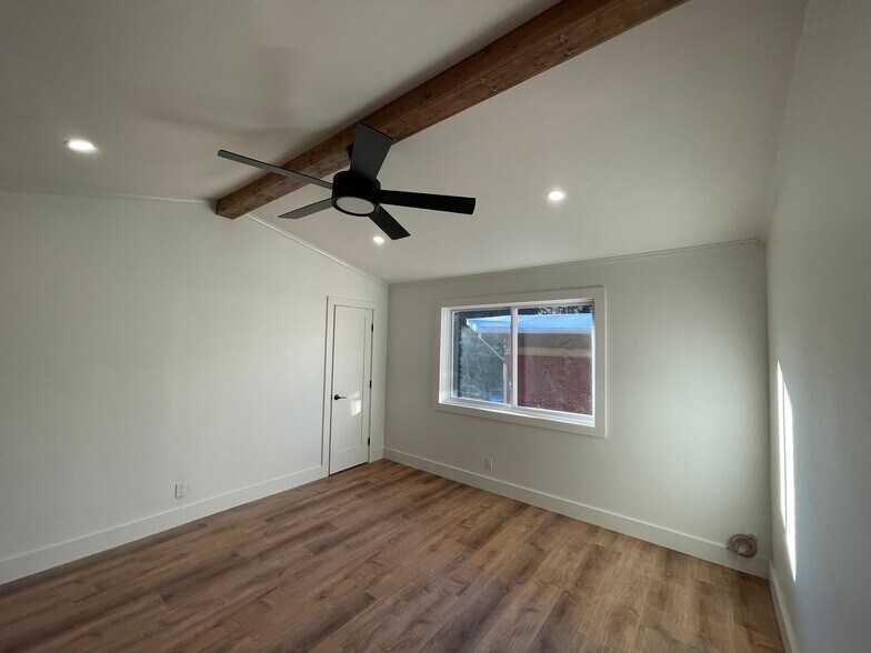 Living Room - 1822 N Rock Springs Rd NE