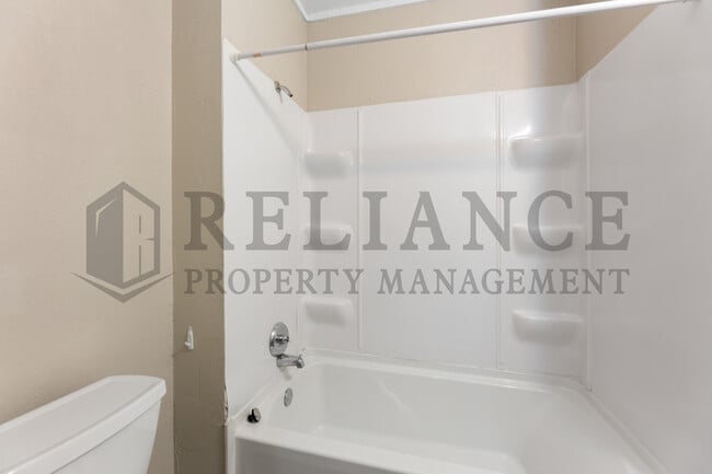 Building Photo - 1329 N Wellington Pl