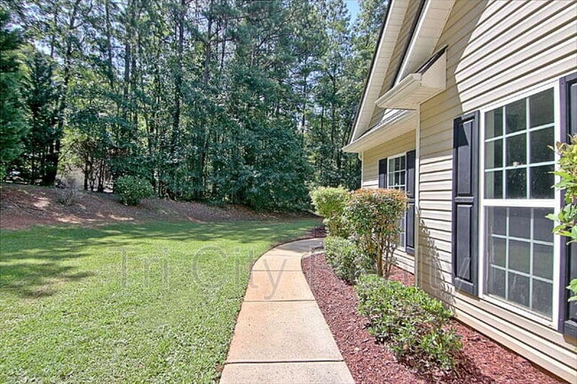 Building Photo - 69 Meadows Creek Ln