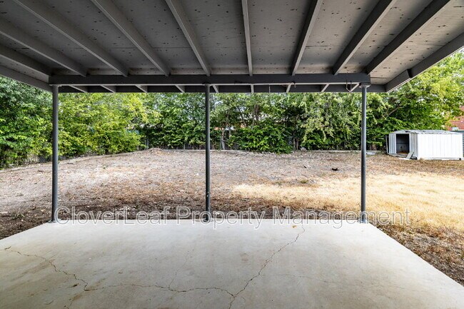 Building Photo - 832 W Merriweather St