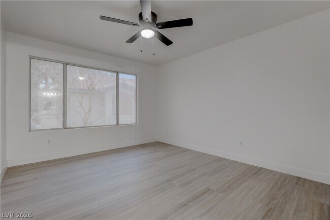 Building Photo - 3060 Tarpon