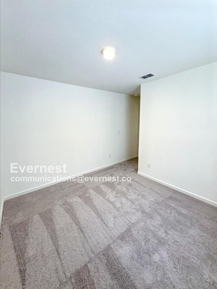 Building Photo - 135 Flowering Cherry St