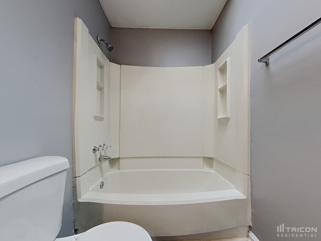 Building Photo - 1372 Inman Ct