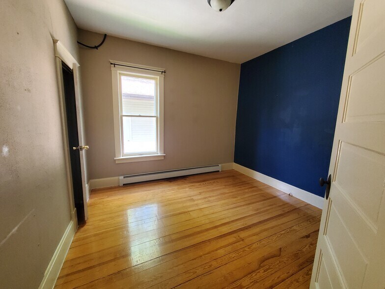 Building Photo - 314 S Hubbard St