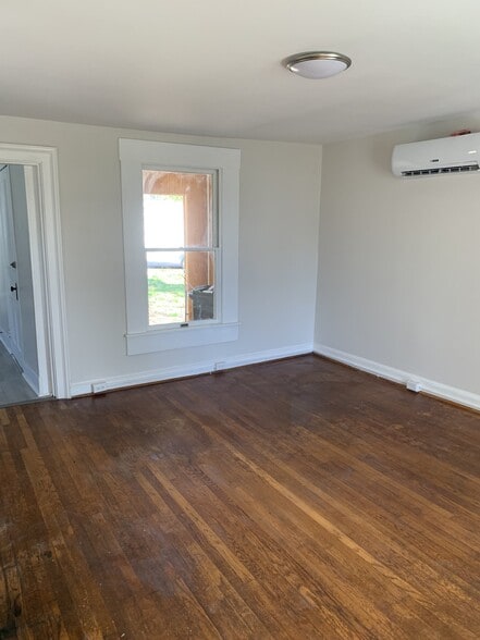 Building Photo - 105 N Franklin St