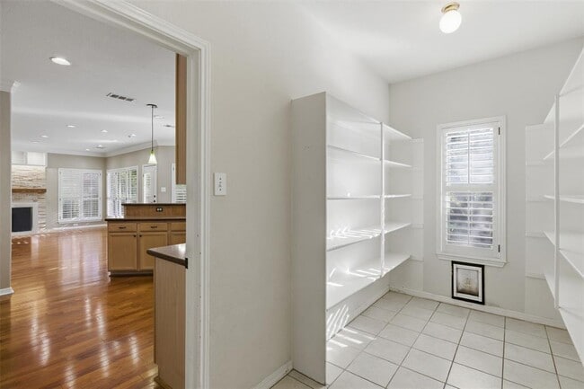 Building Photo - 5813 Miramonte Dr