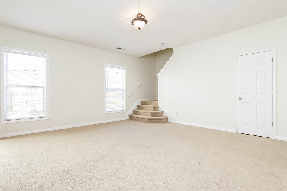 Building Photo - 815 Forsythia Way