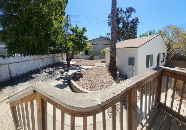 Building Photo - 7 Bedroom 3 bath home close to POLY!!!!