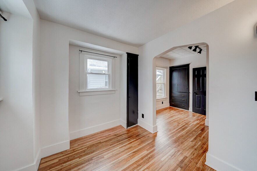 Building Photo - 818 S 31st St