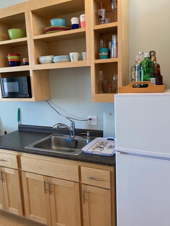 Building Photo - Hampton, Nh