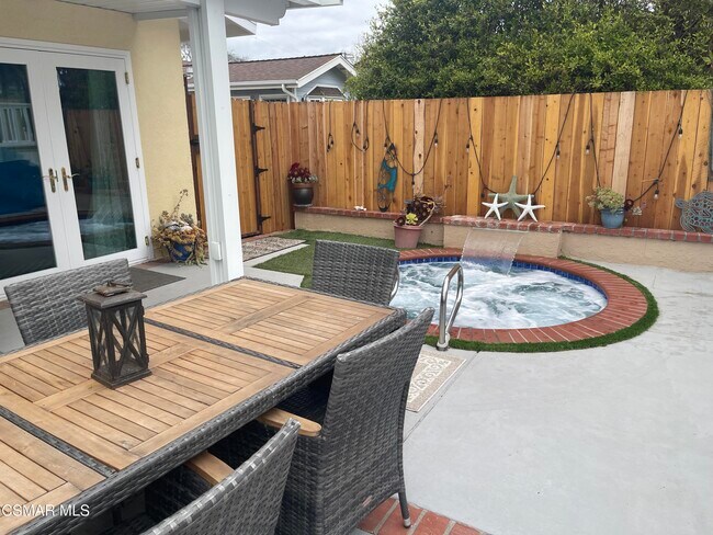 Building Photo - 5573 Calle Arena