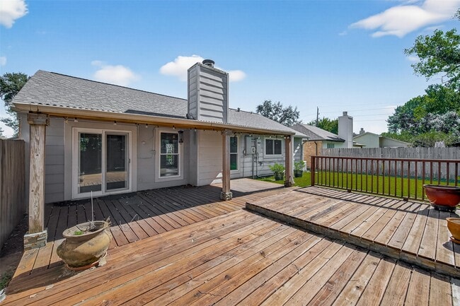 Building Photo - 2510 Old Fort Rd