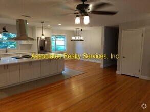 Building Photo - Large remodeled home in desirable SW locat...
