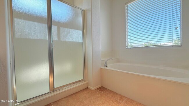 Building Photo - 3316 E Kingbird Pl
