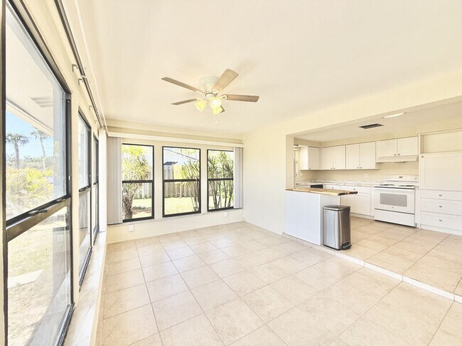 Building Photo - 8026 Brighton Dr