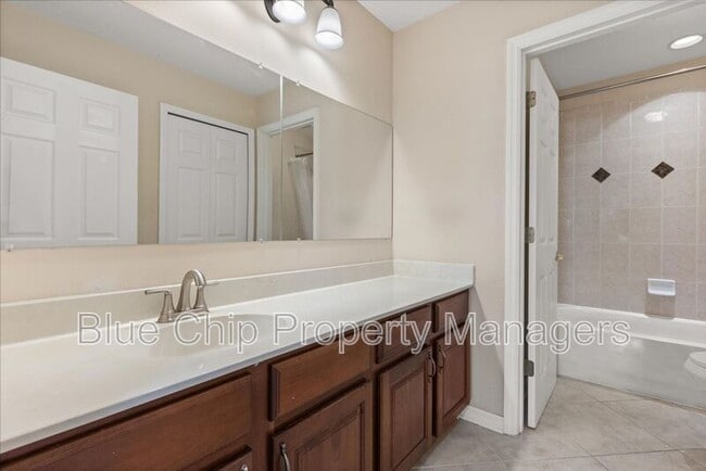 Building Photo - 5846 Manchester Bridge Dr