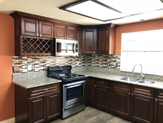 Building Photo - Beautiful 3 Bed 2 Bath Single Story In Perris