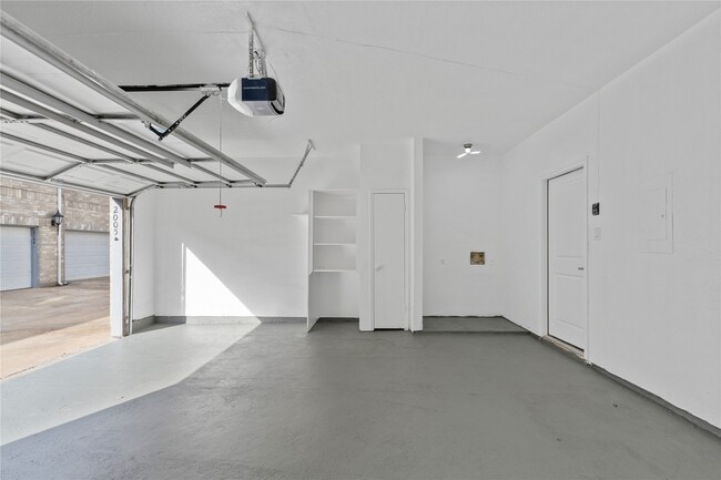 Building Photo - 6000 Reims Rd