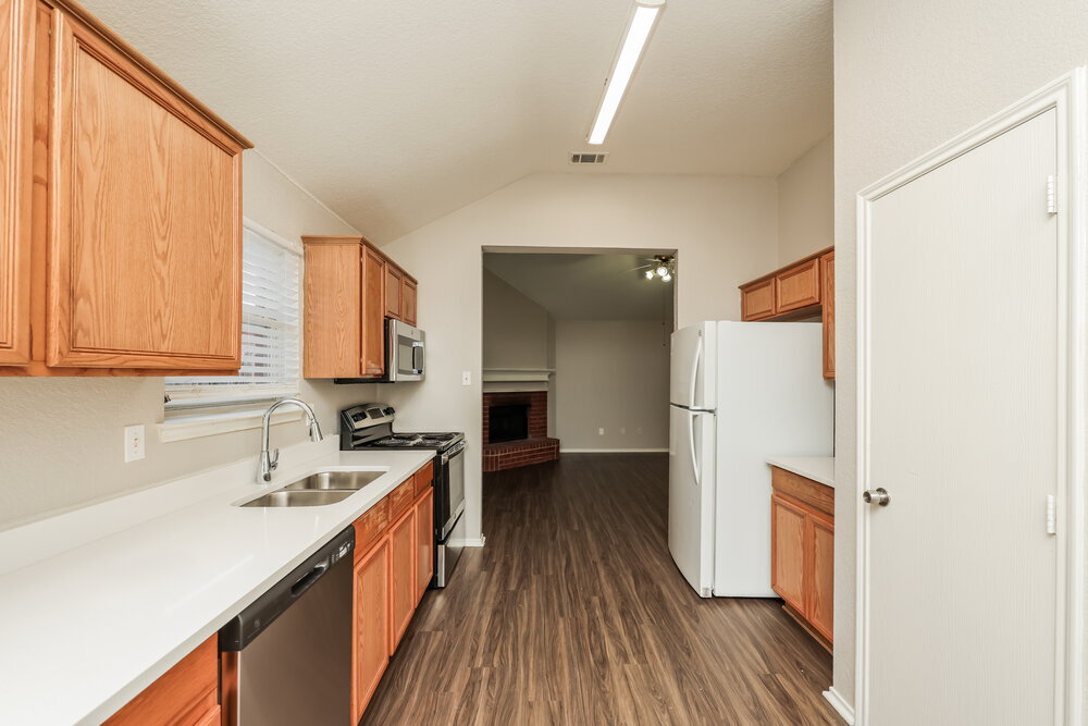 Building Photo - 1011 Caliente Dr