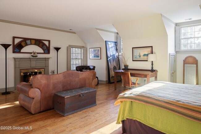 Building Photo - 147 Rock City Rd