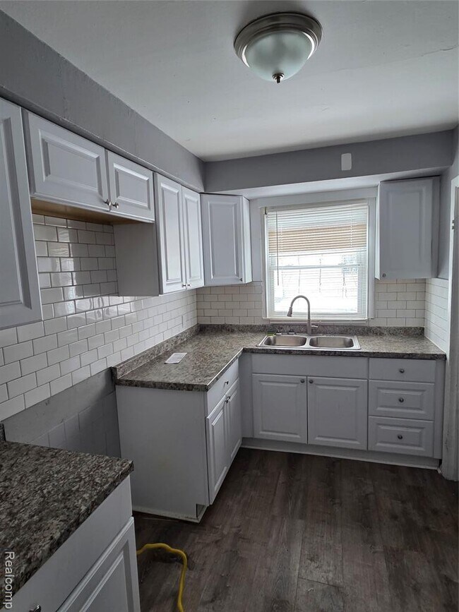 Building Photo - 1139 Bassett St