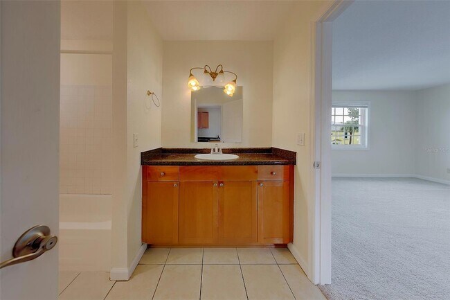 Building Photo - 222 Pompano Dr SE