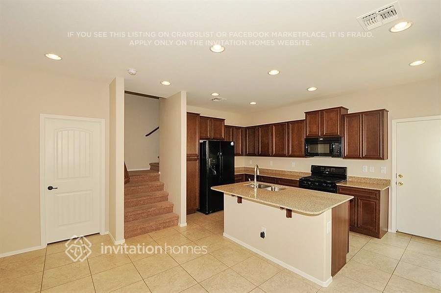 Building Photo - 3616 S Winter Ln