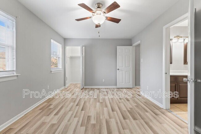 Building Photo - 5809 Layton St