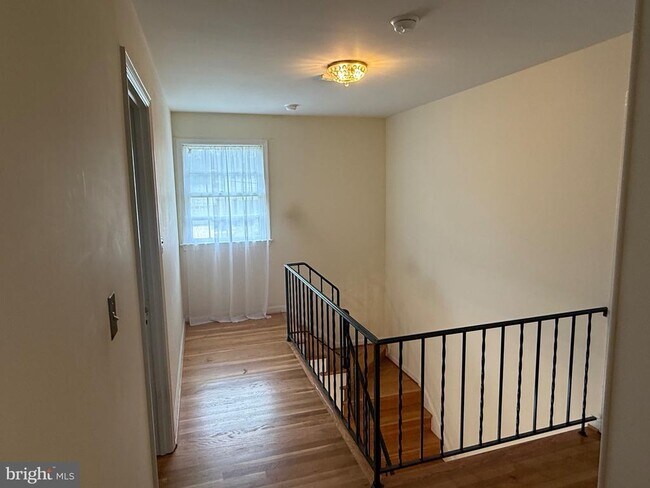 Building Photo - 1409 Kingston Ave