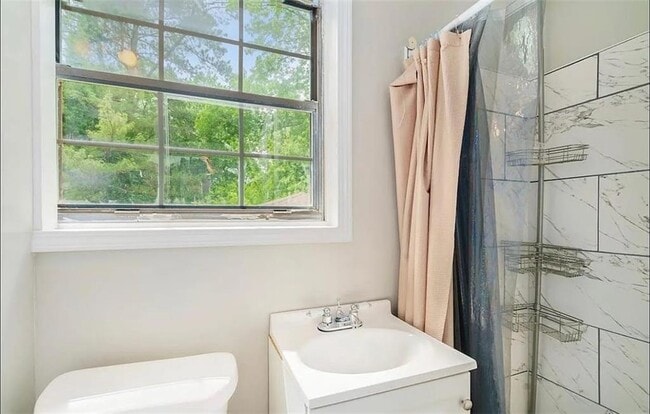 Building Photo - 411 Dorsey Rd