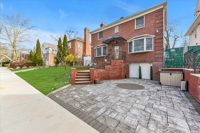 Building Photo - 87-67 Chevy Chase St