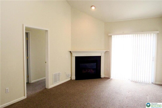 Building Photo - 929 Eden Terrace